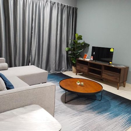 3 Bedrooms Big House Saville Cheras Mrt With Balcony Exterior photo