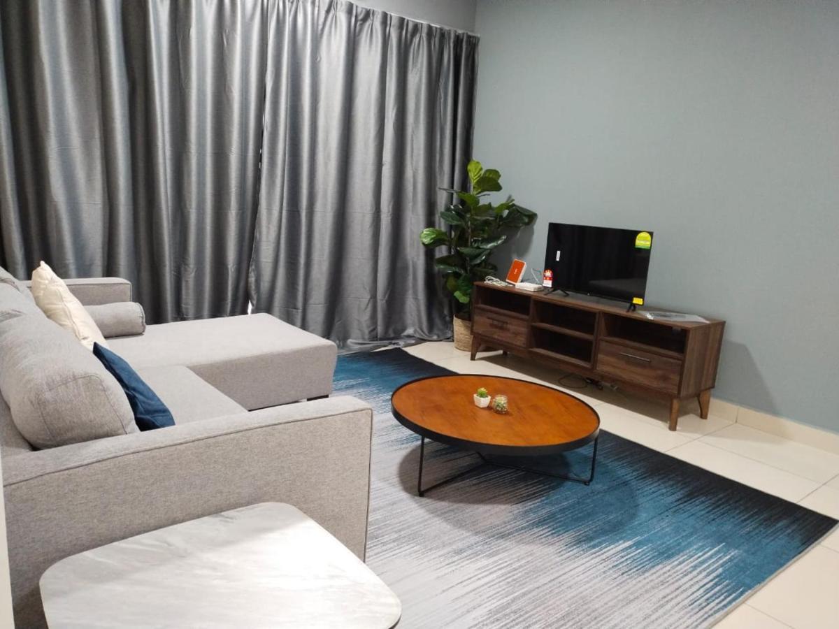3 Bedrooms Big House Saville Cheras Mrt With Balcony Exterior photo