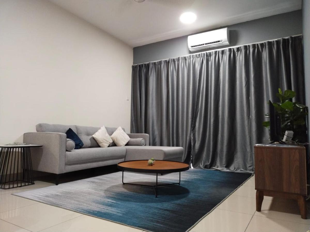 3 Bedrooms Big House Saville Cheras Mrt With Balcony Exterior photo