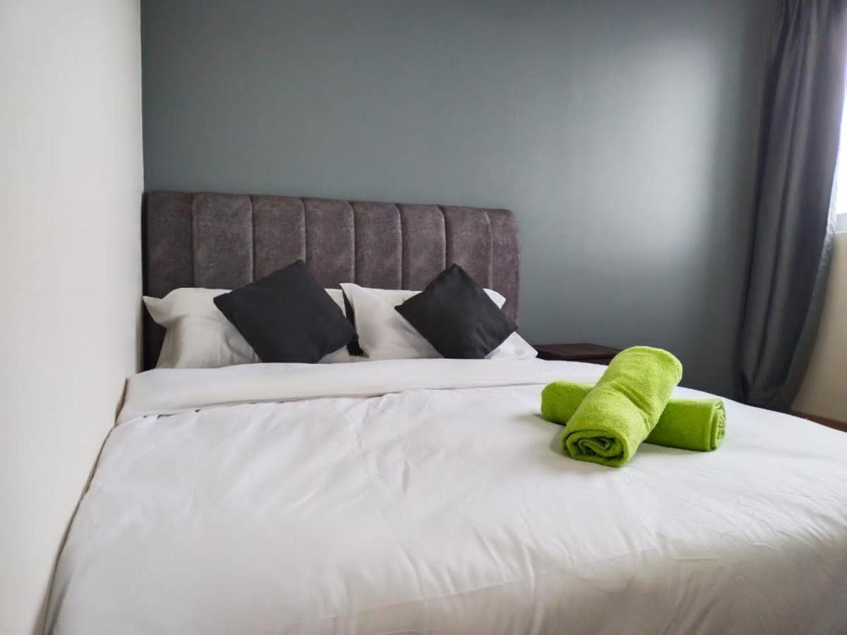 3 Bedrooms Big House Saville Cheras Mrt With Balcony Exterior photo