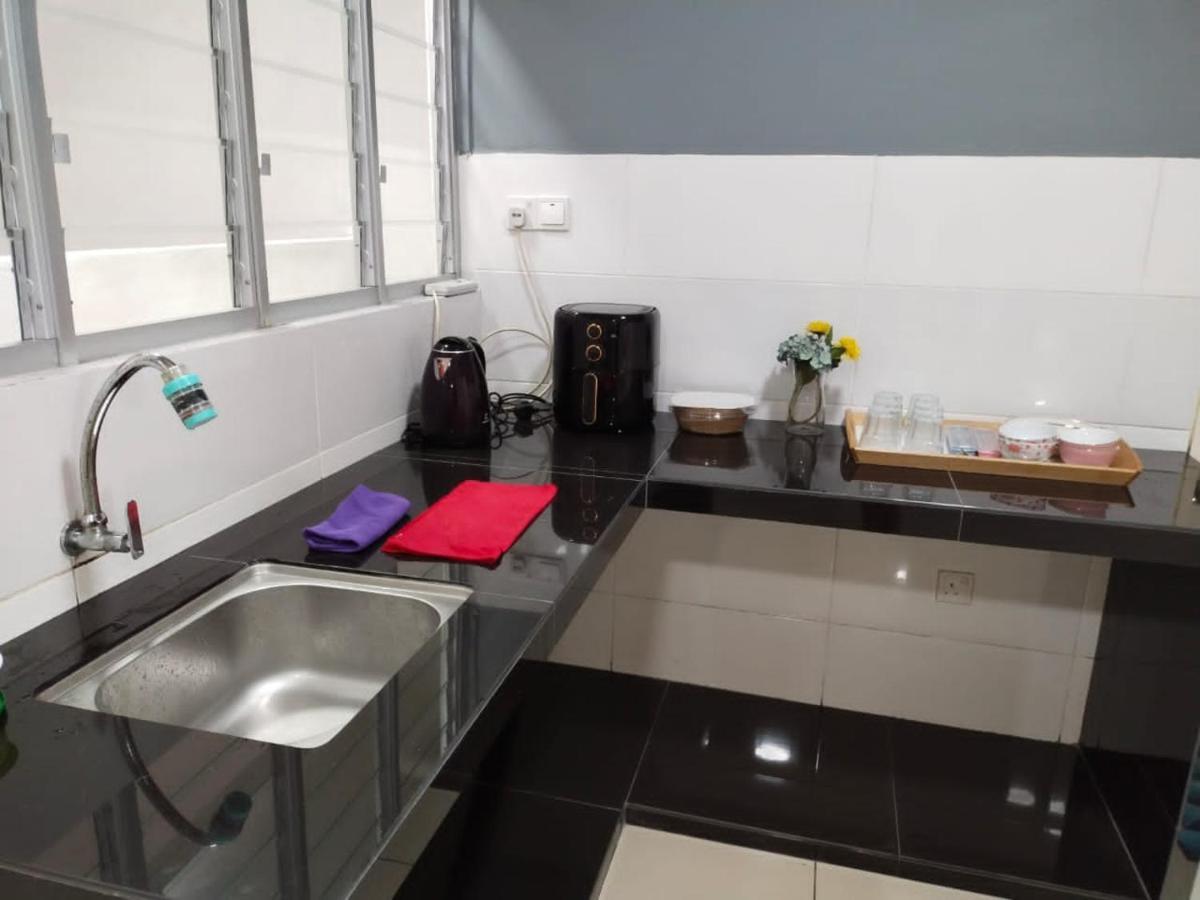 3 Bedrooms Big House Saville Cheras Mrt With Balcony Exterior photo